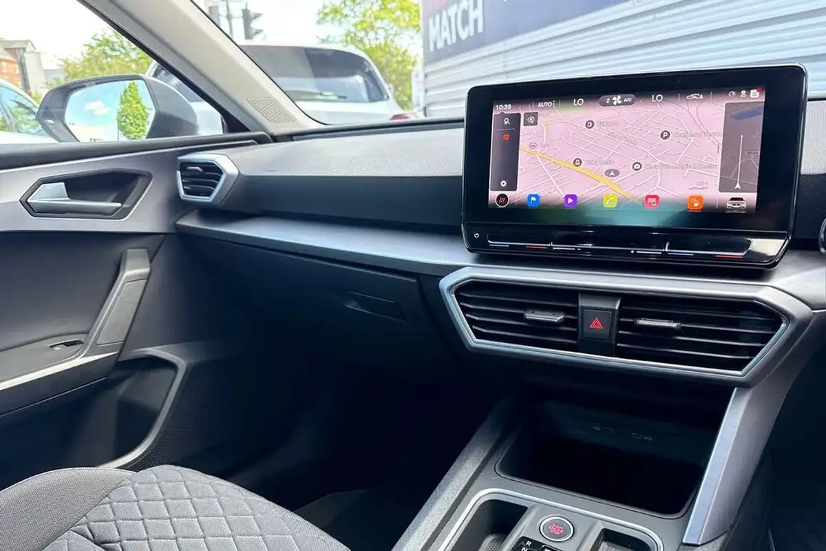 2021-seat-leon-14-e-hybrid-fr-hatchback-big-19