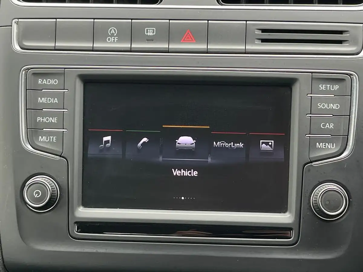 2015-volkswagen-polo-12-tsi-se-5d-big-19