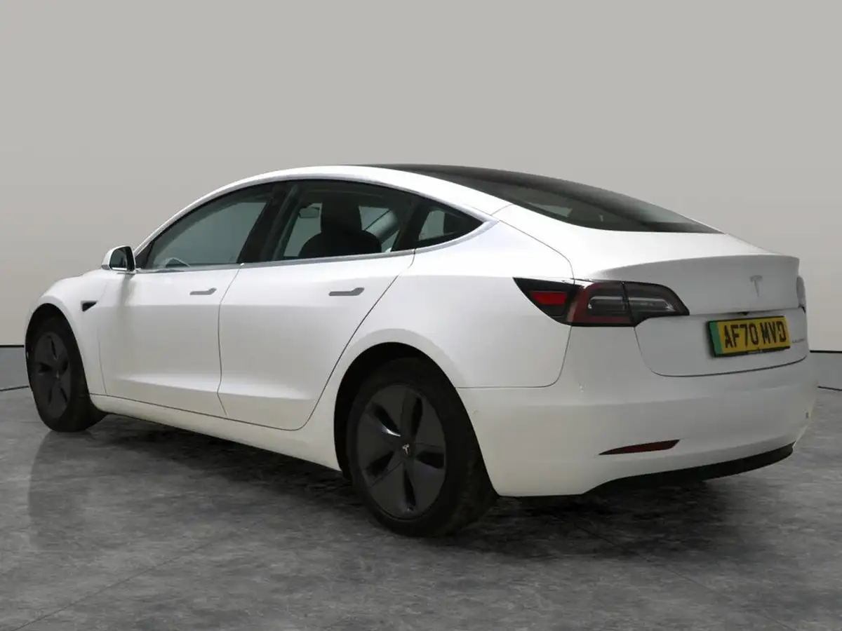 2020-tesla-model-3-e-long-range-big-13
