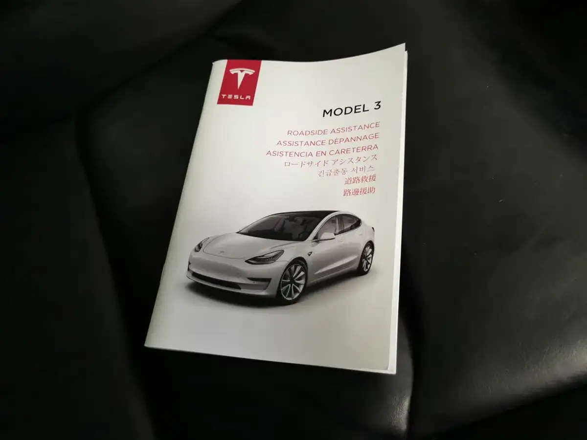 2020-tesla-model-3-e-long-range-big-32