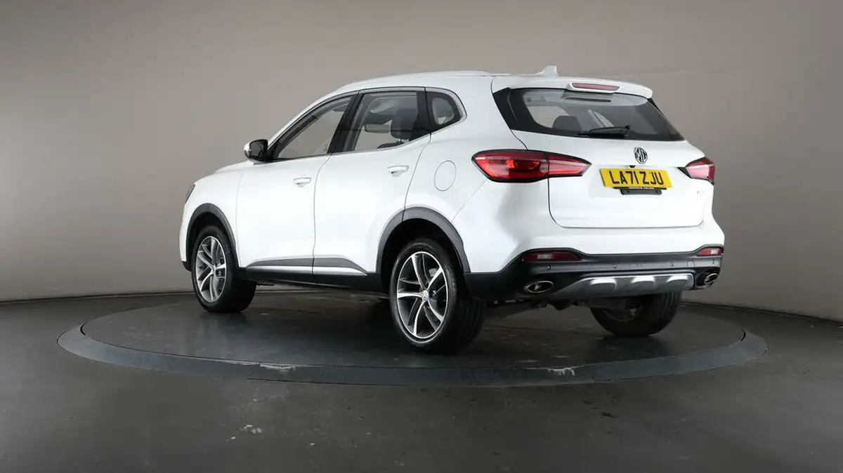 2022-mg-hs-15t-gdi-excite-162ps-big-65