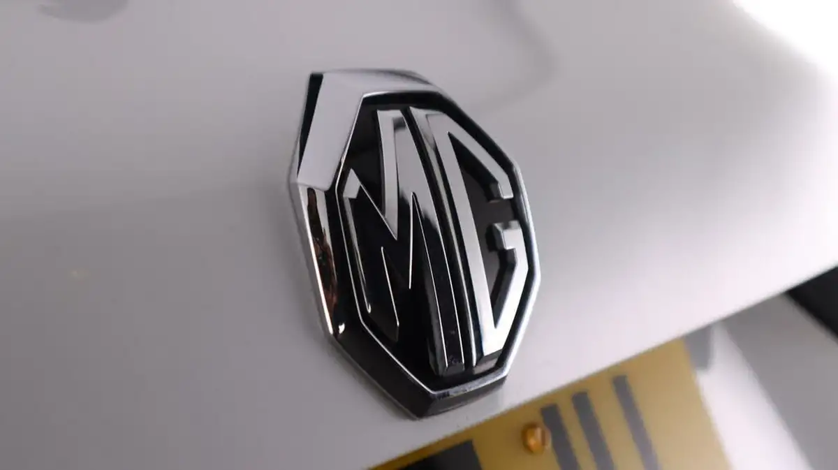 2022-mg-hs-15t-gdi-excite-162ps-big-20