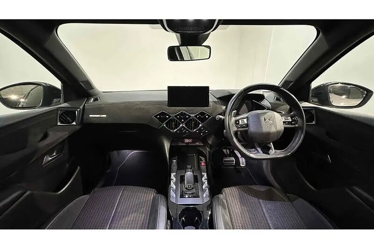 2022-ds-ds-3-crossback-12-puretech-performance-line-130ps-eat8-big-1