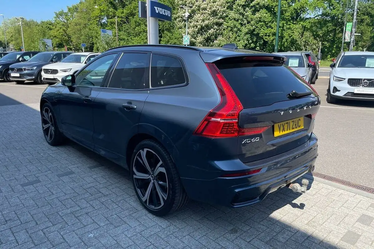2021-volvo-xc60-20-t8-r-design-pro-455bhp-plug-in-hybrid-big-8