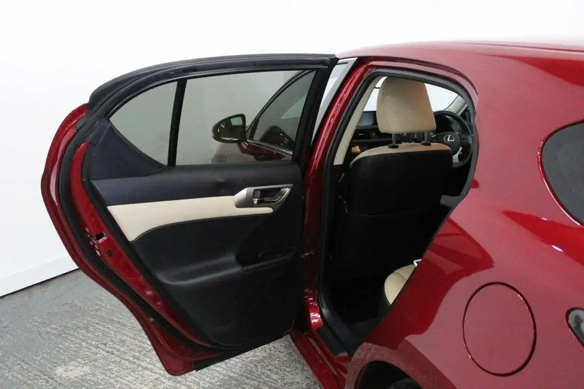 2014-lexus-ct-200h-18-premier-big-25