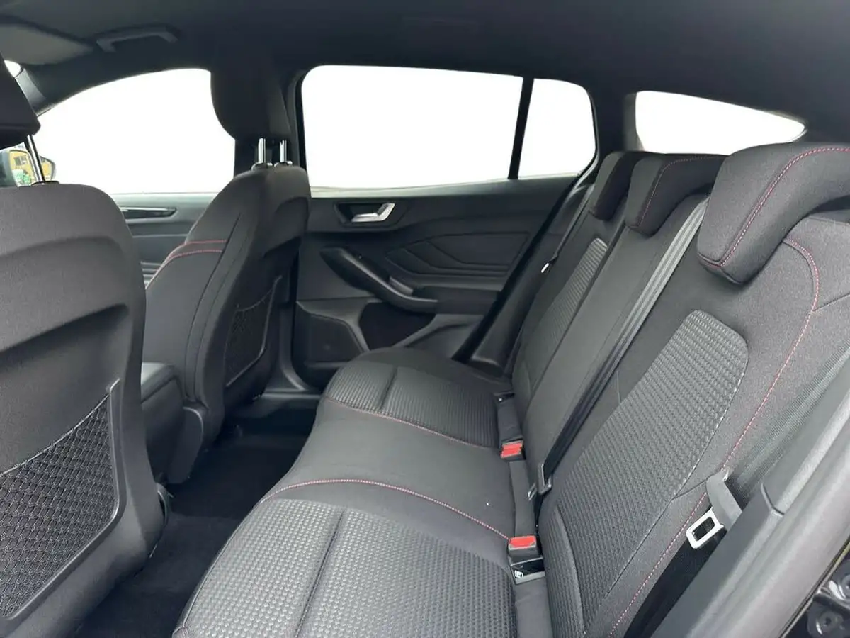 2025-ford-focus-10t-st-line-155ps-estate-powershift-big-11