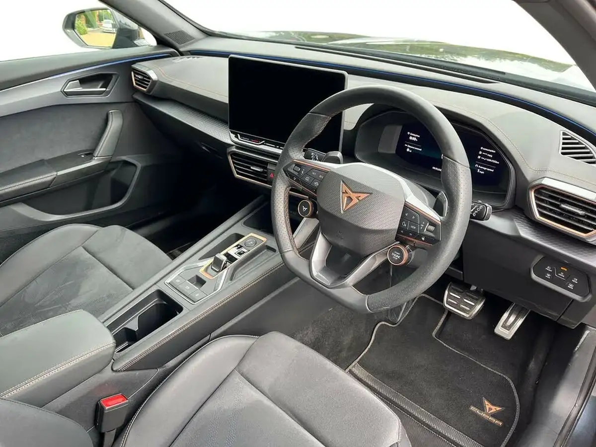 2025-cupra-formentor-15-e-hybrid-vz1-big-5