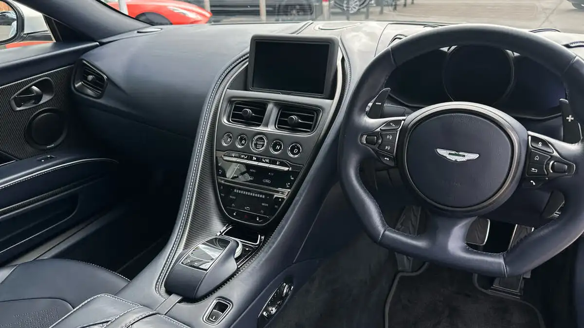 2020-aston-martin-dbs-52-v12-superleggera-big-8
