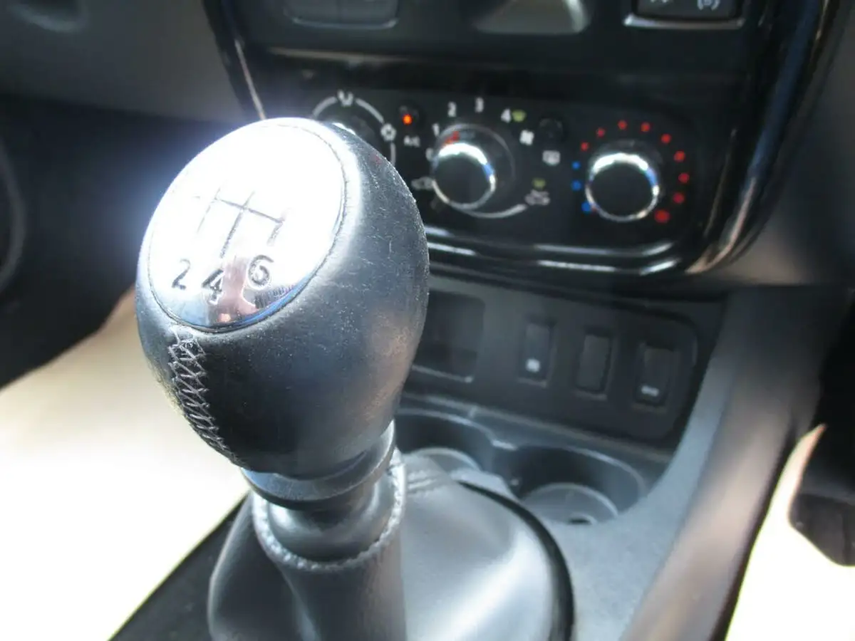 2016-dacia-duster-15dci-laureate-prime-110bhp-big-39