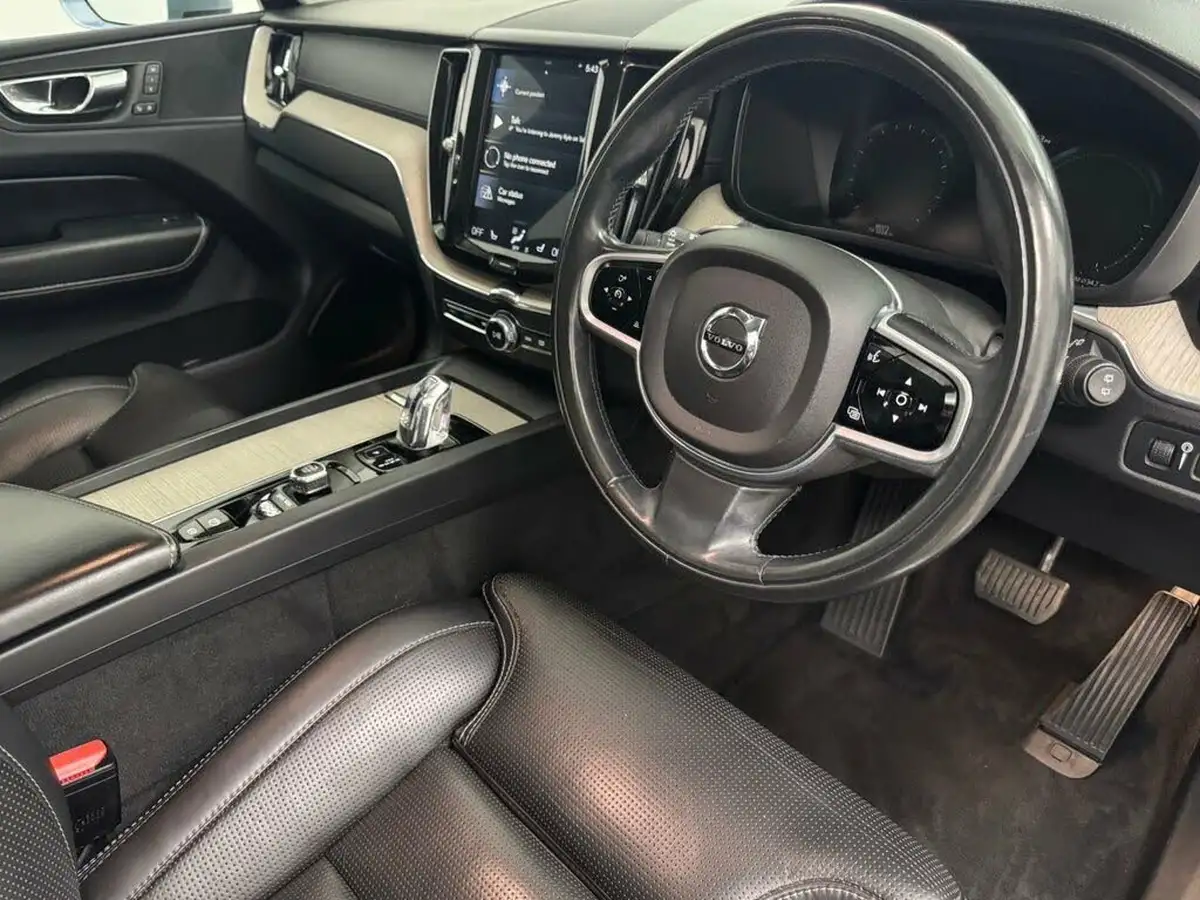 2018-volvo-xc60-20-t8-inscription-pro-390bhp-twin-engine-big-38