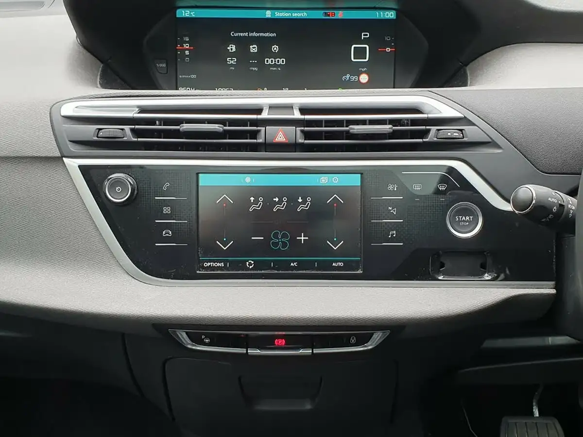 2022-citroen-grand-c4-spacetourer-12-puretech-shine-eat8-big-15