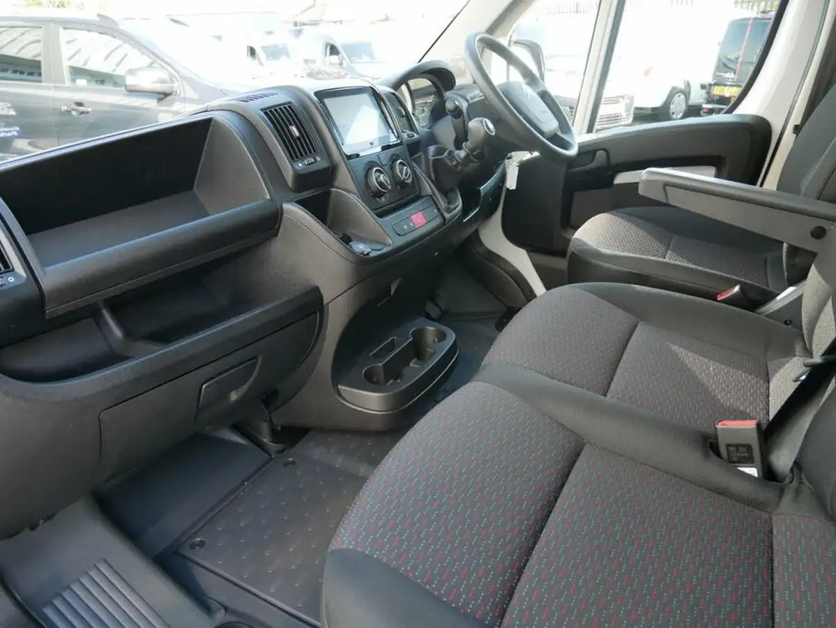 2023-citroen-relay-22bluehdi-35-l3h3-enterprise-edition-big-17