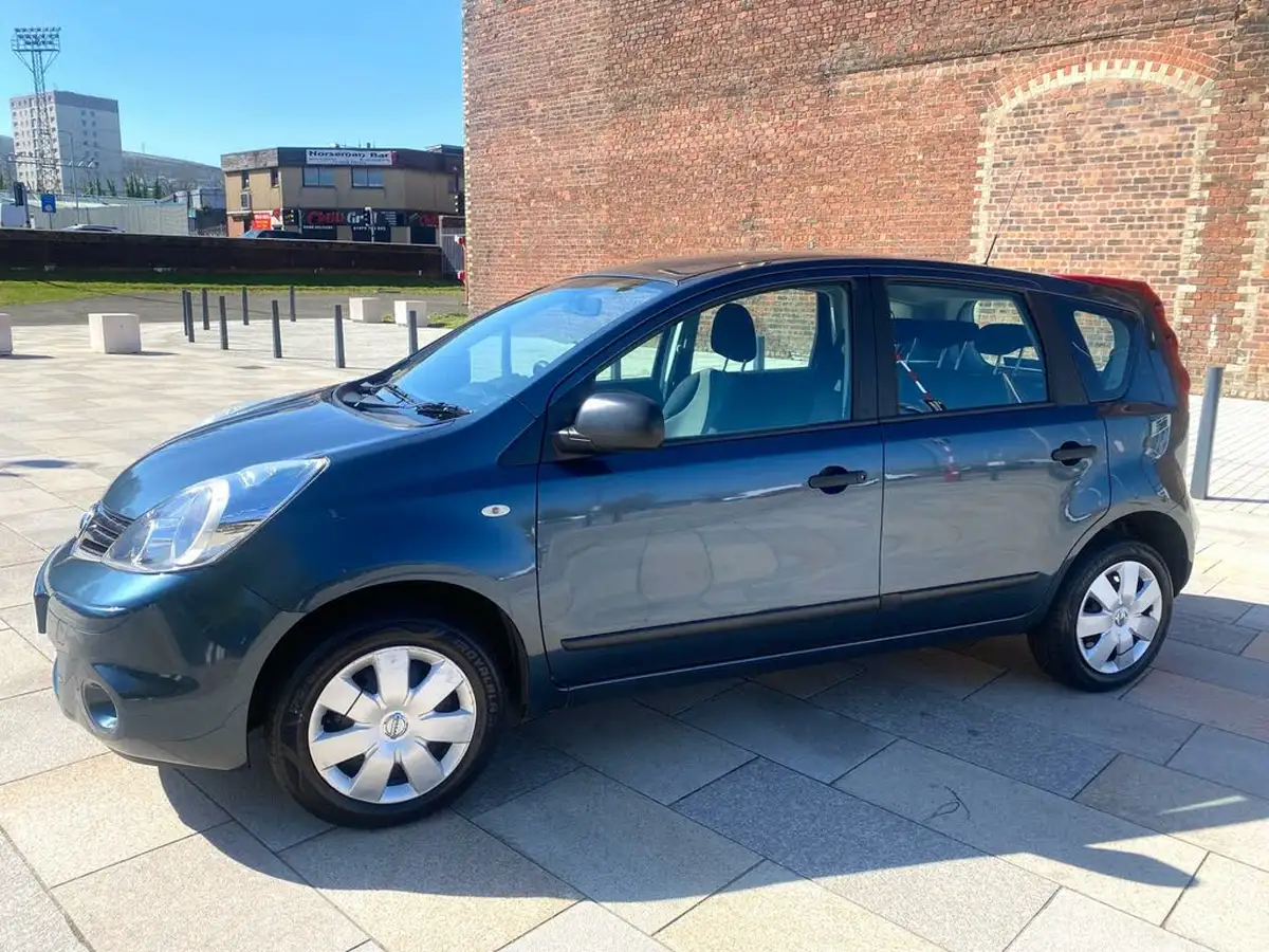 2012-nissan-note-14-visia-big-10