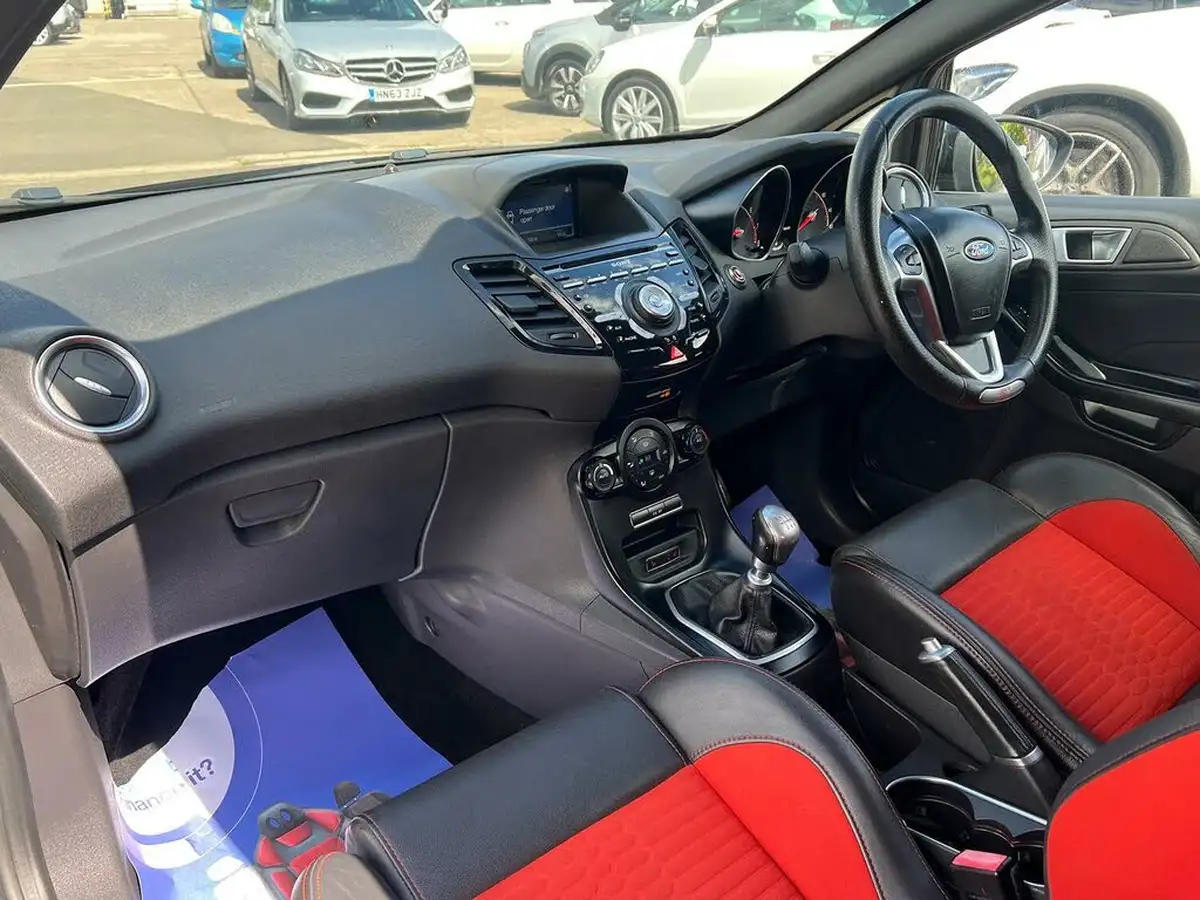 2014-ford-fiesta-16-st-3-big-13