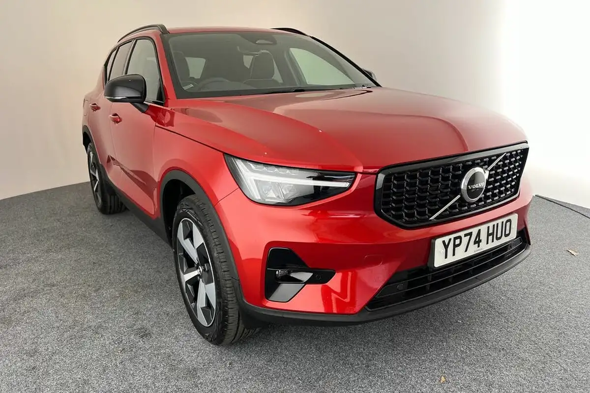 2024-volvo-xc40-20-b3-plus-big-26