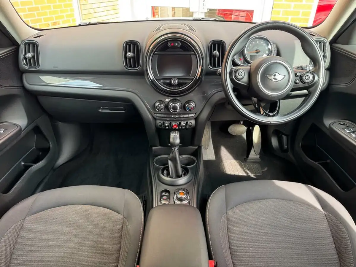 2017-mini-countryman-20td-cooper-d-ss-auto-big-7