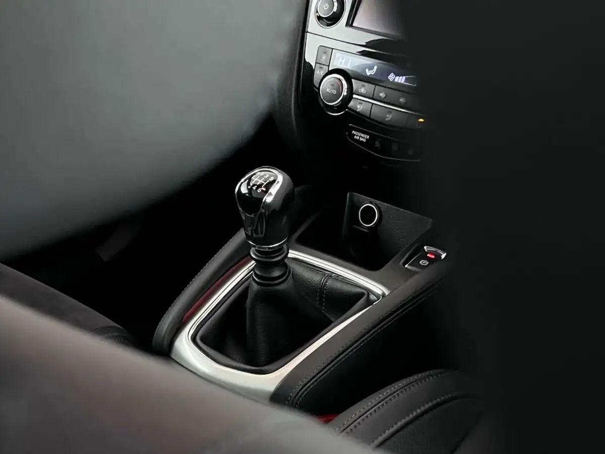 2016-nissan-qashqai-12-dig-t-n-vision-18in-big-27