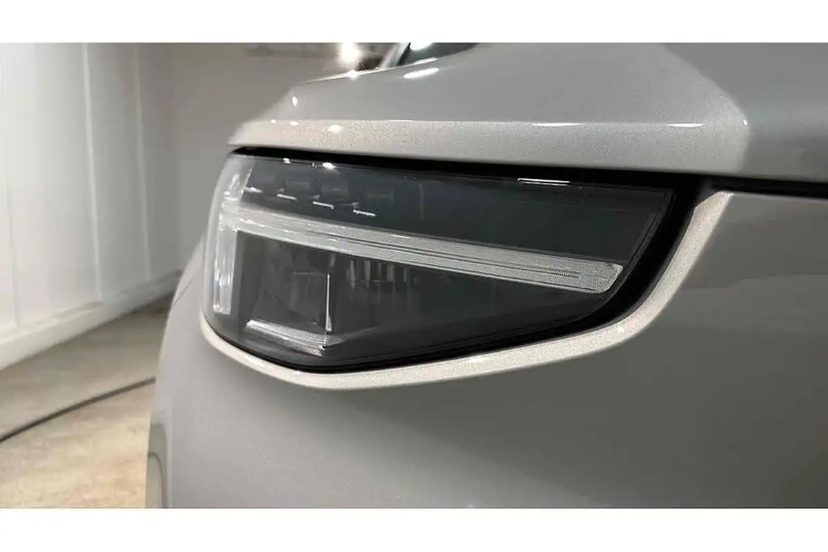 2023-volvo-xc40-e-twin-recharge-core-big-10