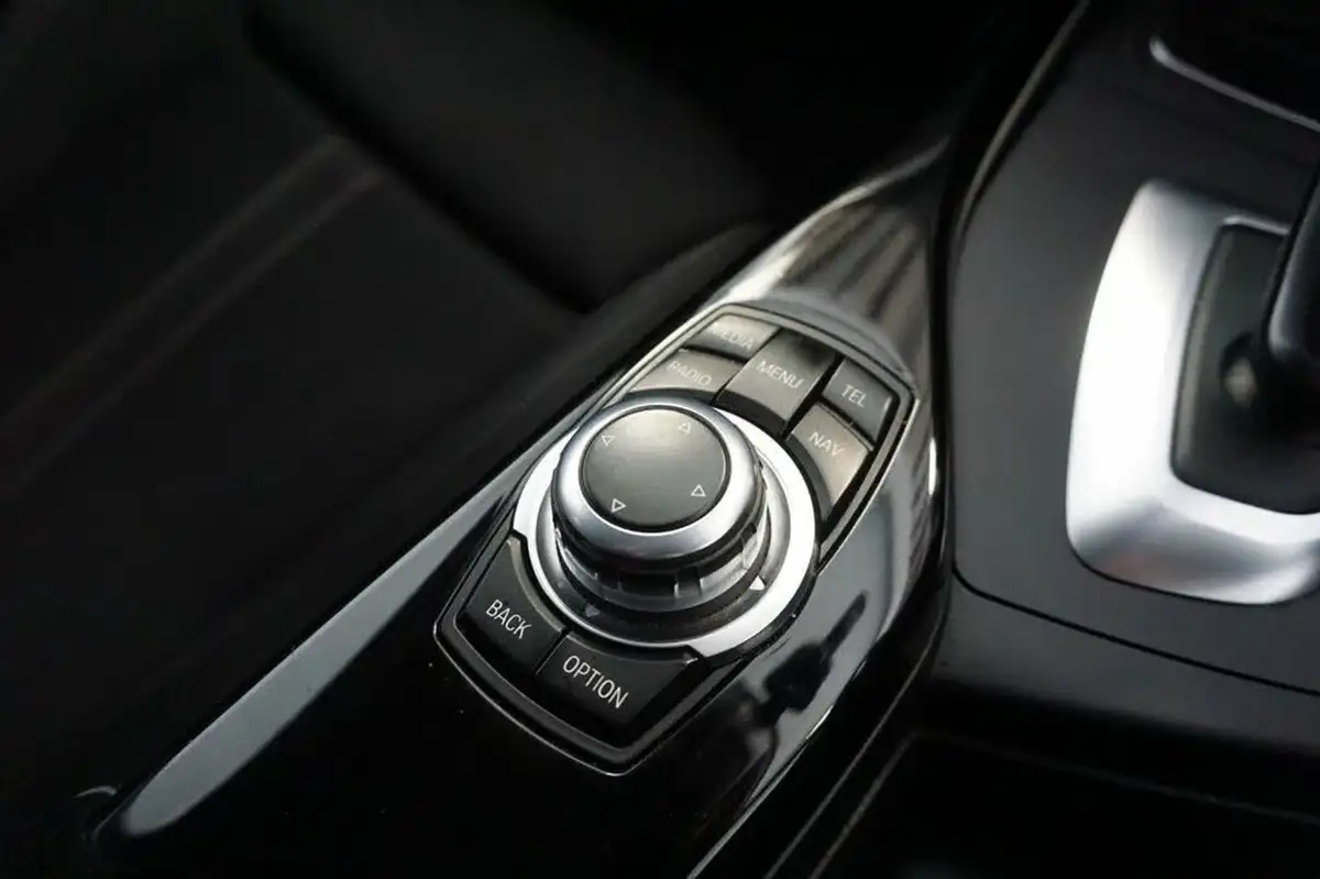 2015-bmw-1-series-20td-120d-xdrive-sport-190bhp-auto-big-33