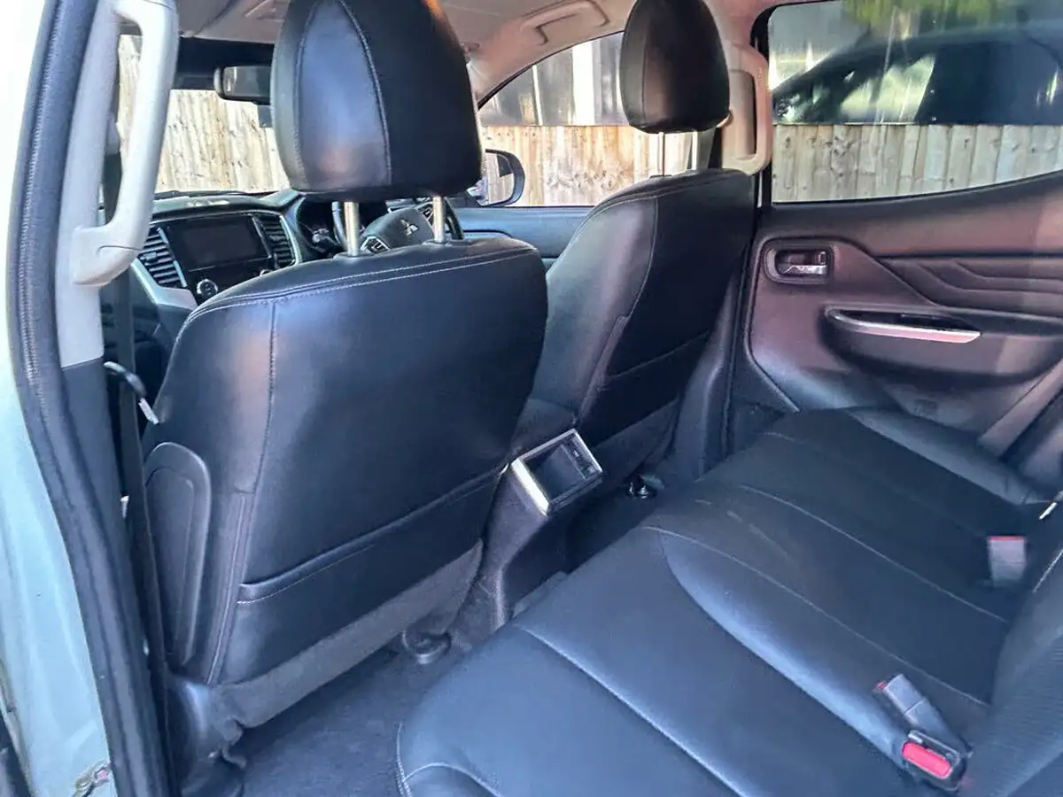2021-mitsubishi-l200-22di-d-barbarian-big-17