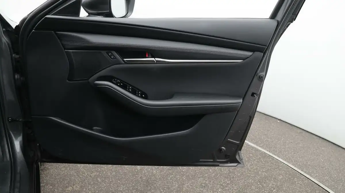 2023-mazda-mazda3-20-sport-lux-186ps-hatchback-5d-big-15