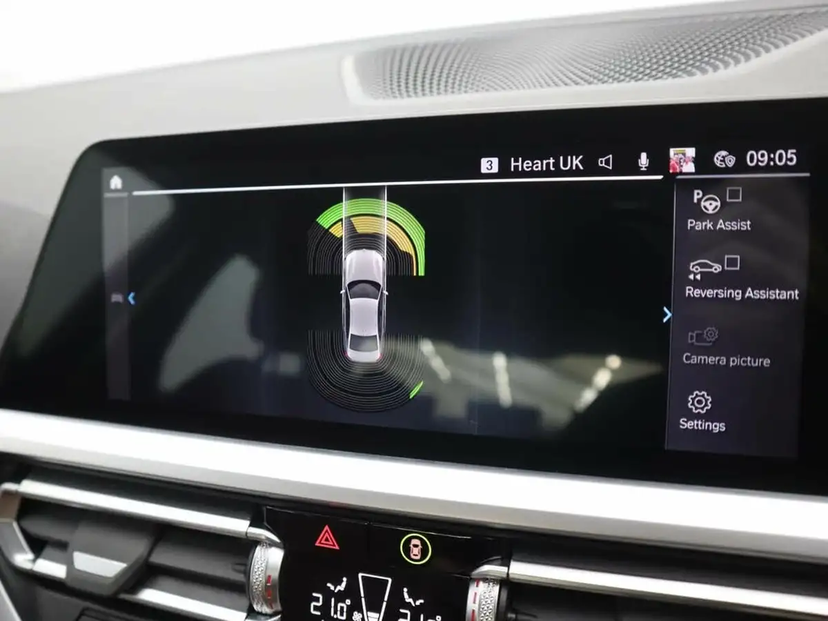 2022-bmw-3-series-20-330e-sport-pro-saloon-4d-big-11