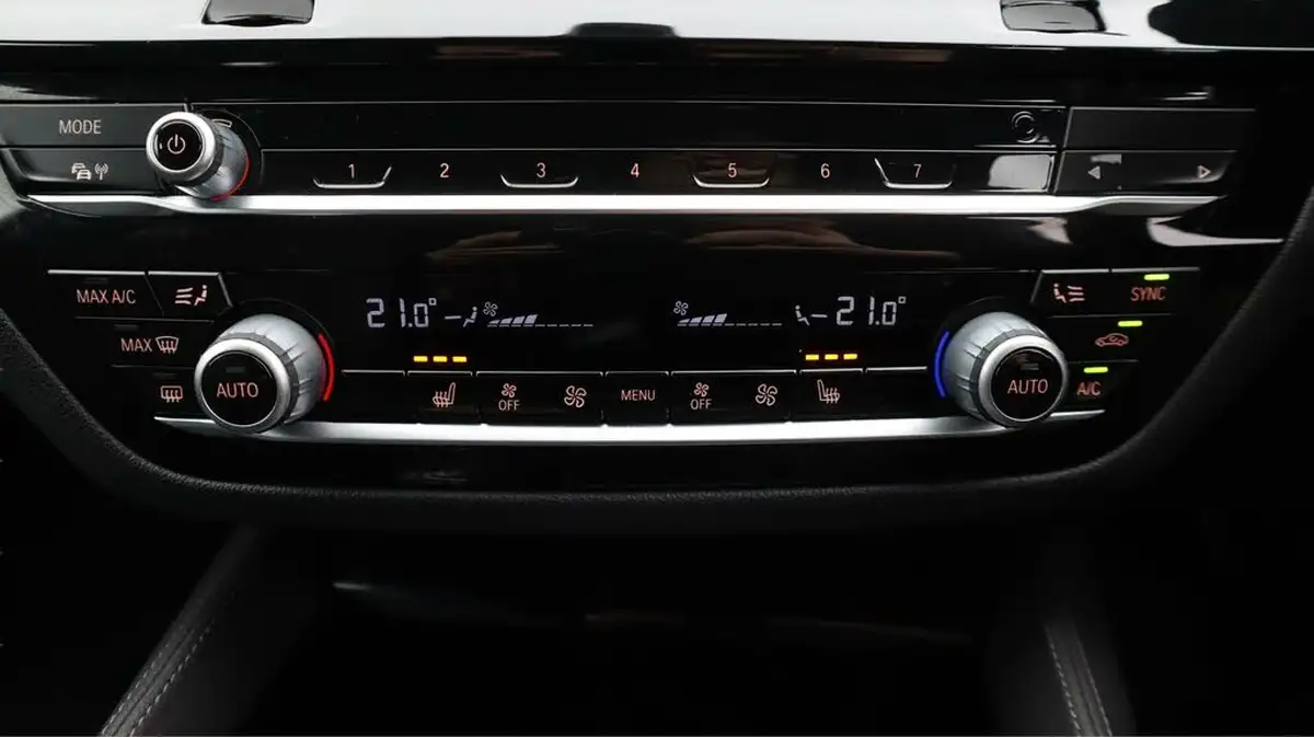 2020-bmw-5-series-big-12