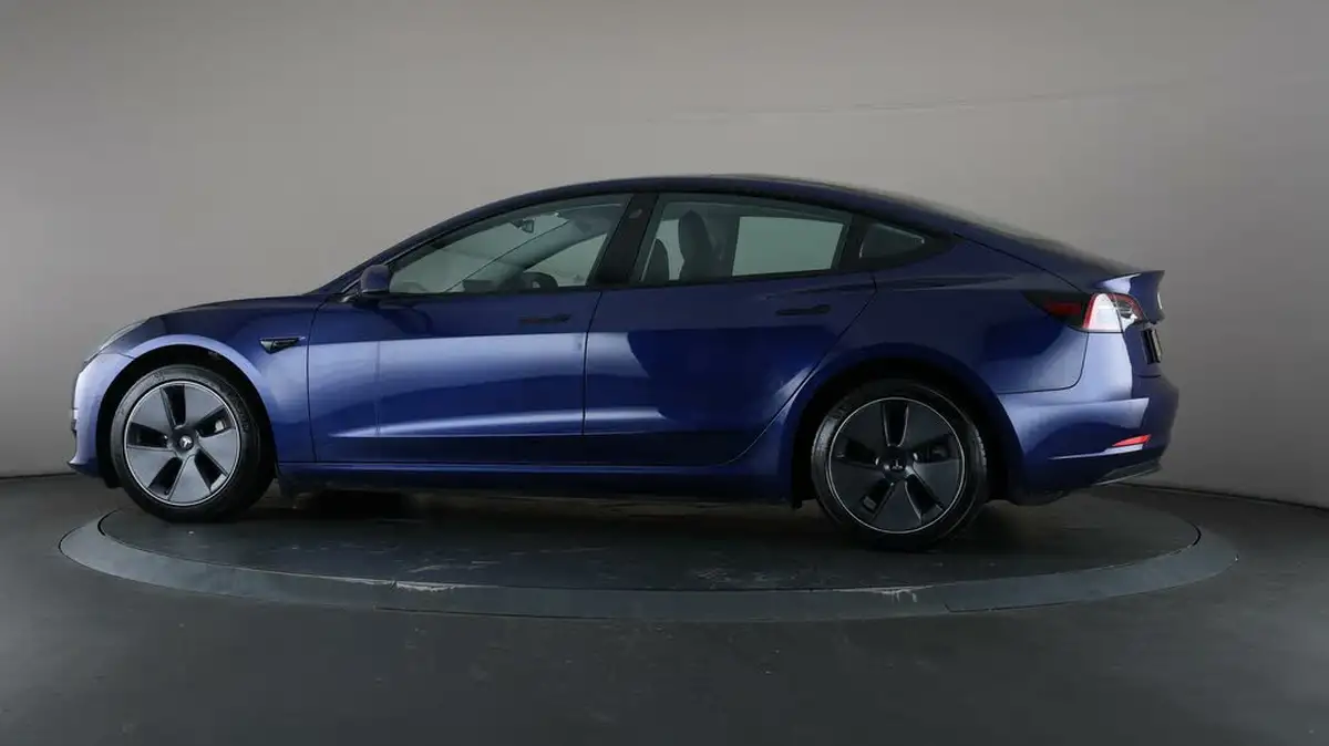 2021-tesla-model-3-e-long-range-awd-big-28