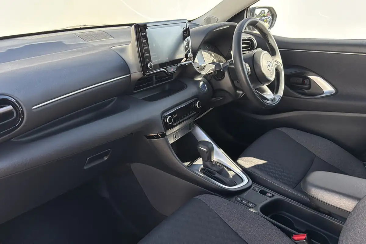 2022-mazda-mazda2-15-agile-big-9