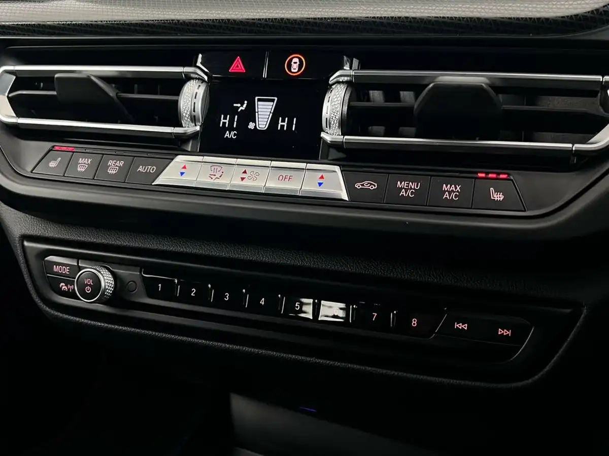 2021-bmw-1-series-20-128ti-lcp-big-31