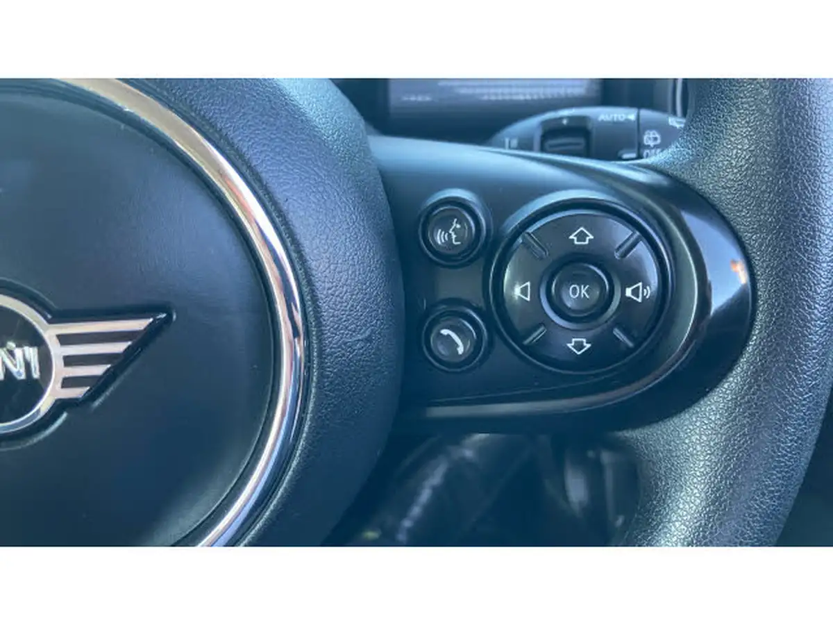 2020-mini-cooper-15-cooper-classic-nav-hatchback-3d-big-32