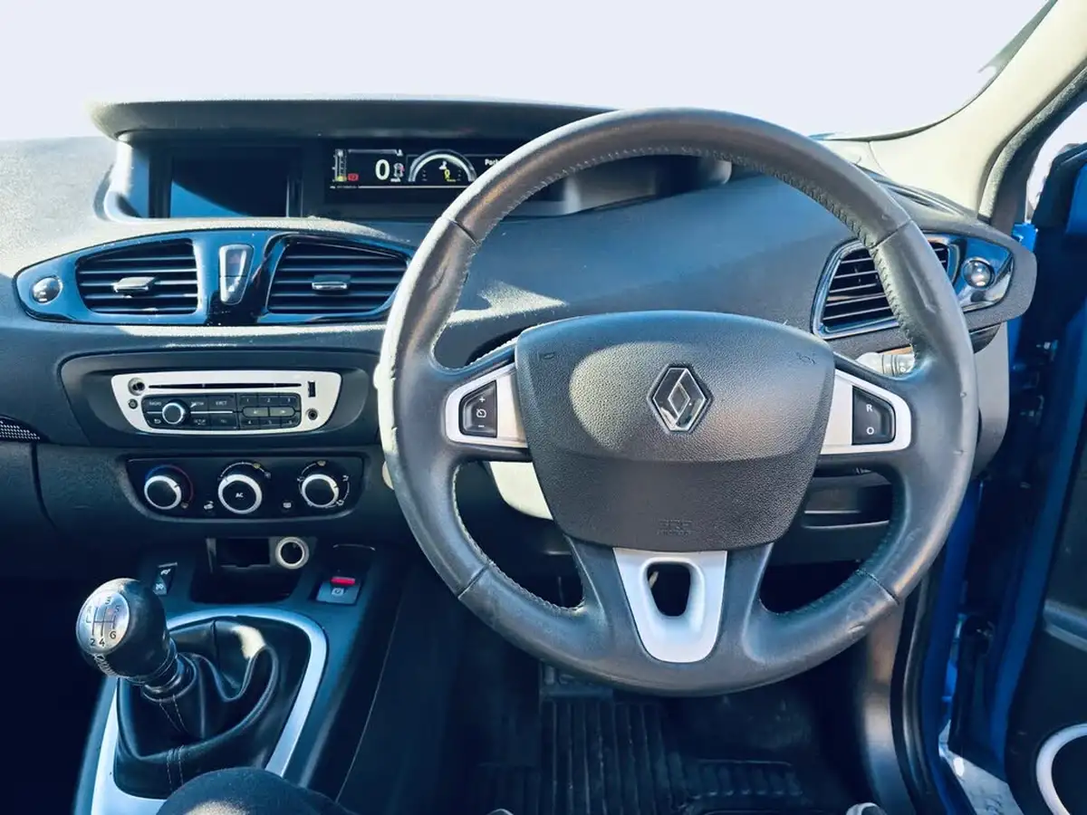 2012-renault-grand-scenic-big-5