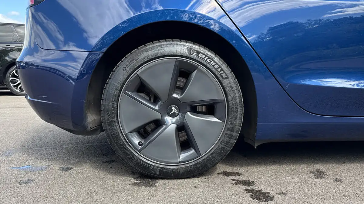 2021-tesla-model-3-e-long-range-awd-big-18