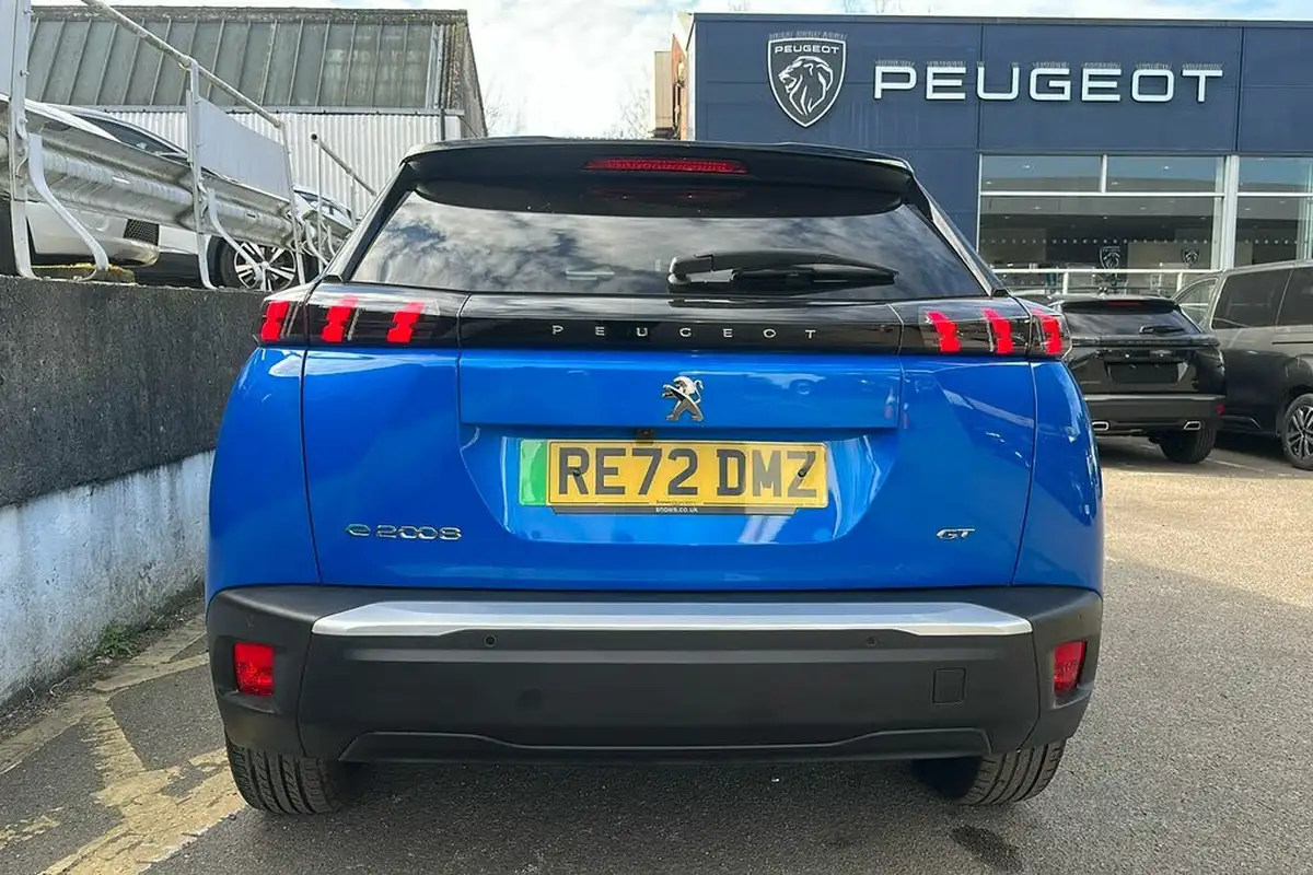 2021-peugeot-2008-suv-e-gt-big-6