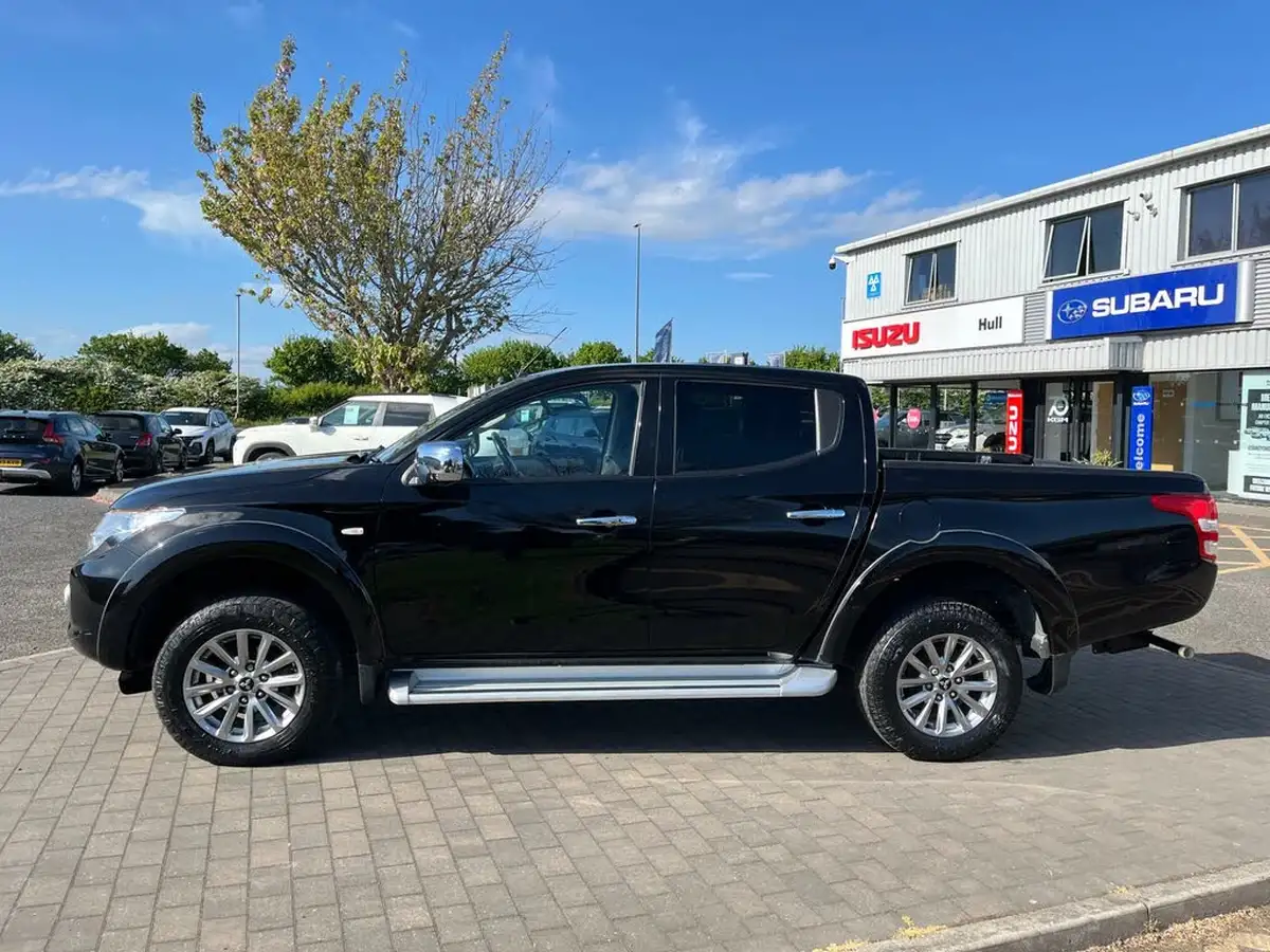 2019-mitsubishi-l200-24di-d-titan-eu6b-big-3