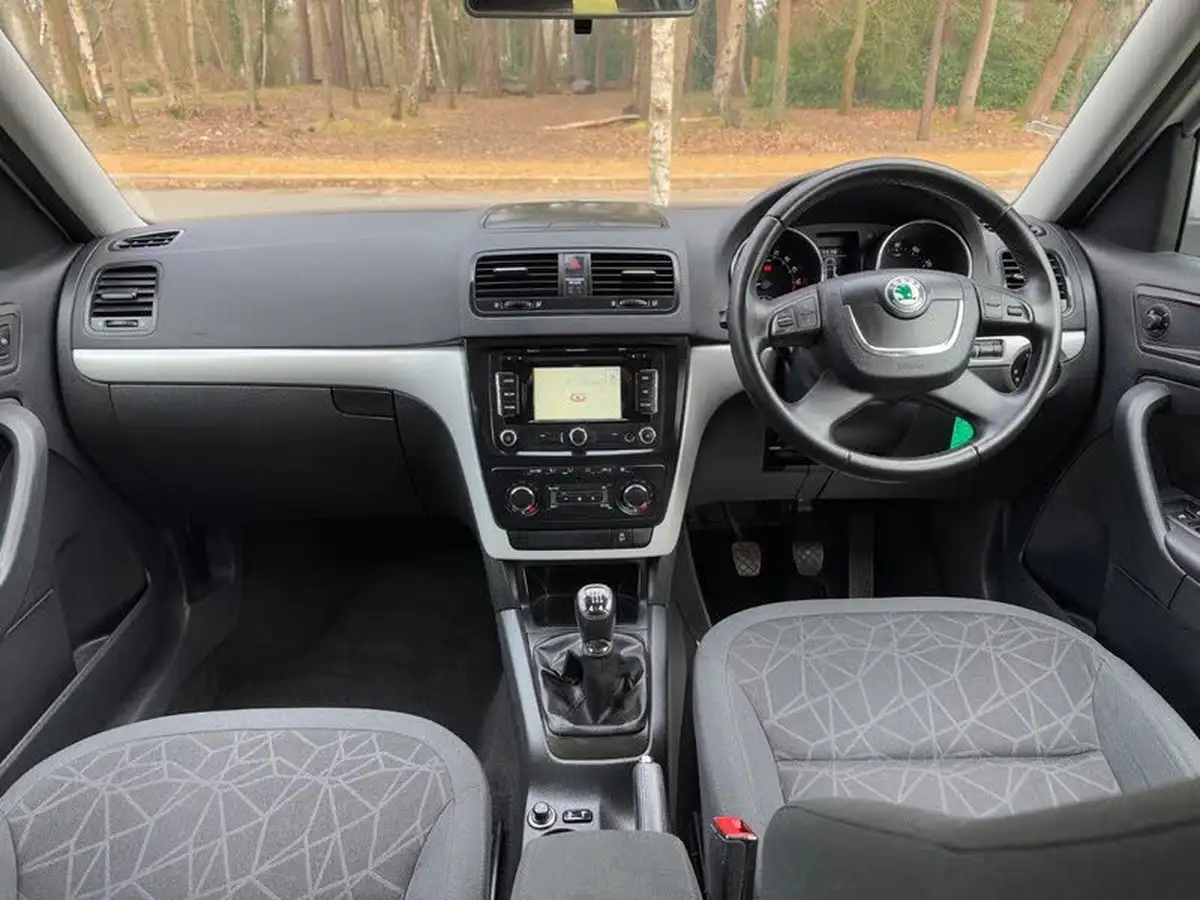 2013-skoda-yeti-20td-se-plus-140bhp-4x4-big-1