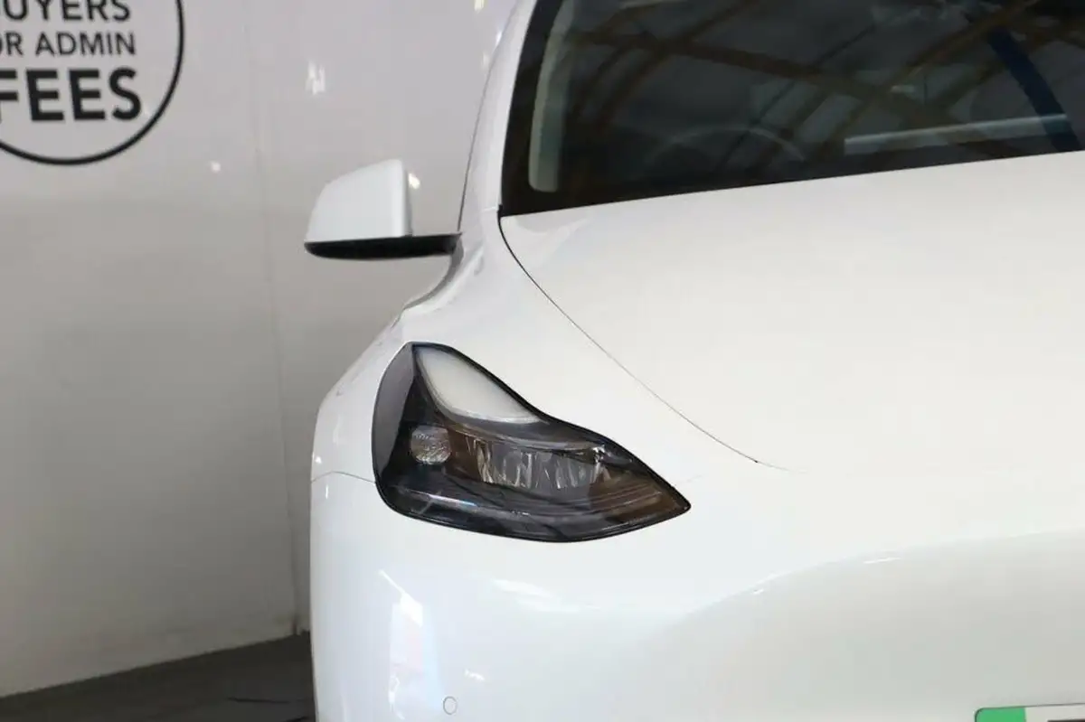 2022-tesla-model-y-e-long-range-big-10