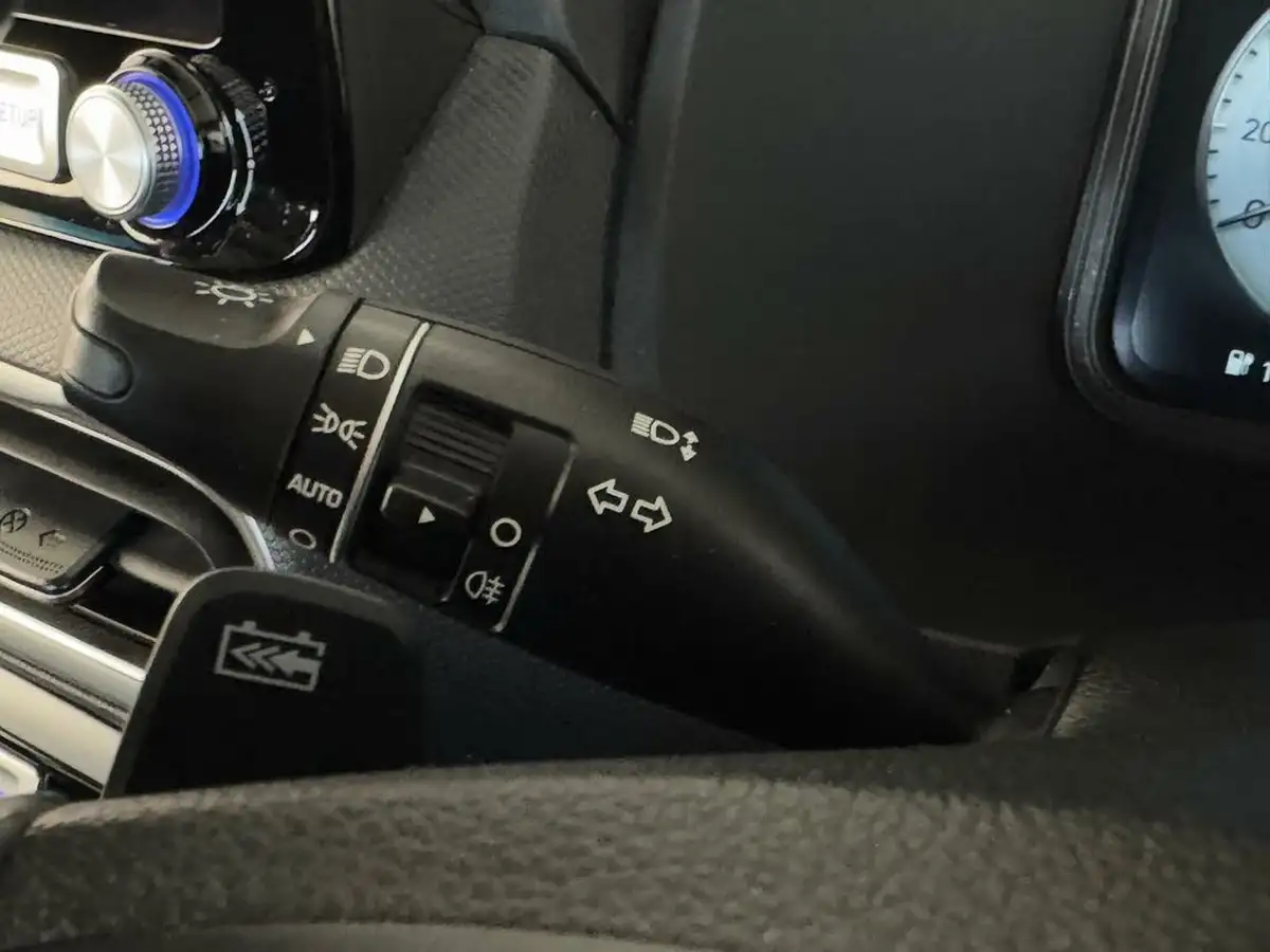 2022-hyundai-kona-e-se-connect-big-15