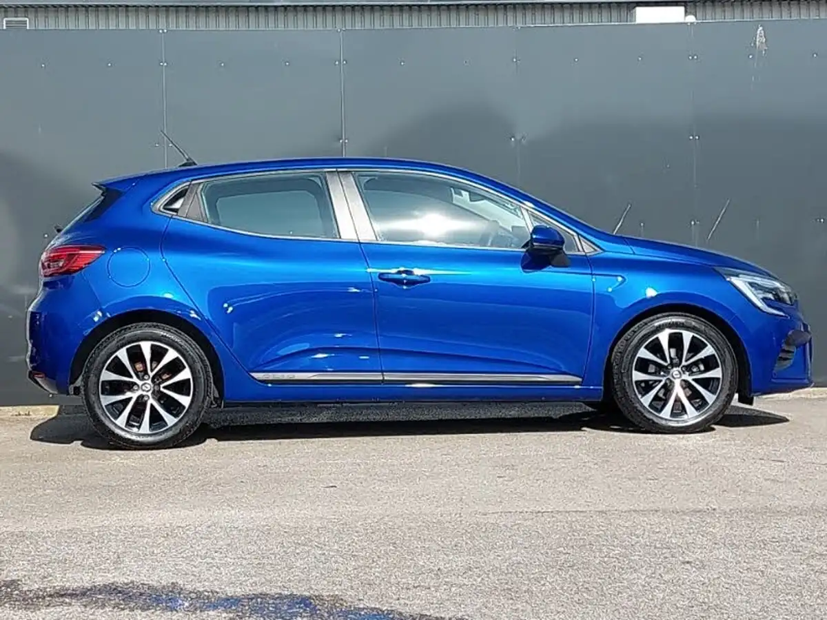 2021-renault-clio-10-tce-iconic-90ps-big-3