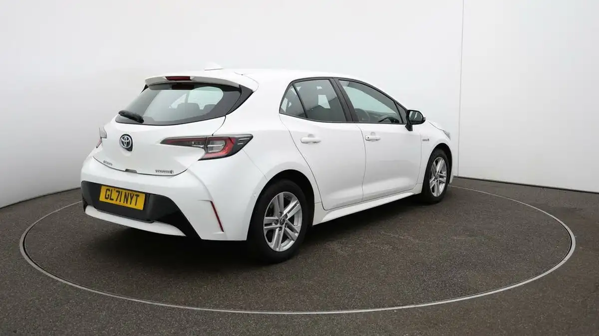 2022-toyota-corolla-18-vvt-i-icon-tech-trk-hatchback-5d-big-45