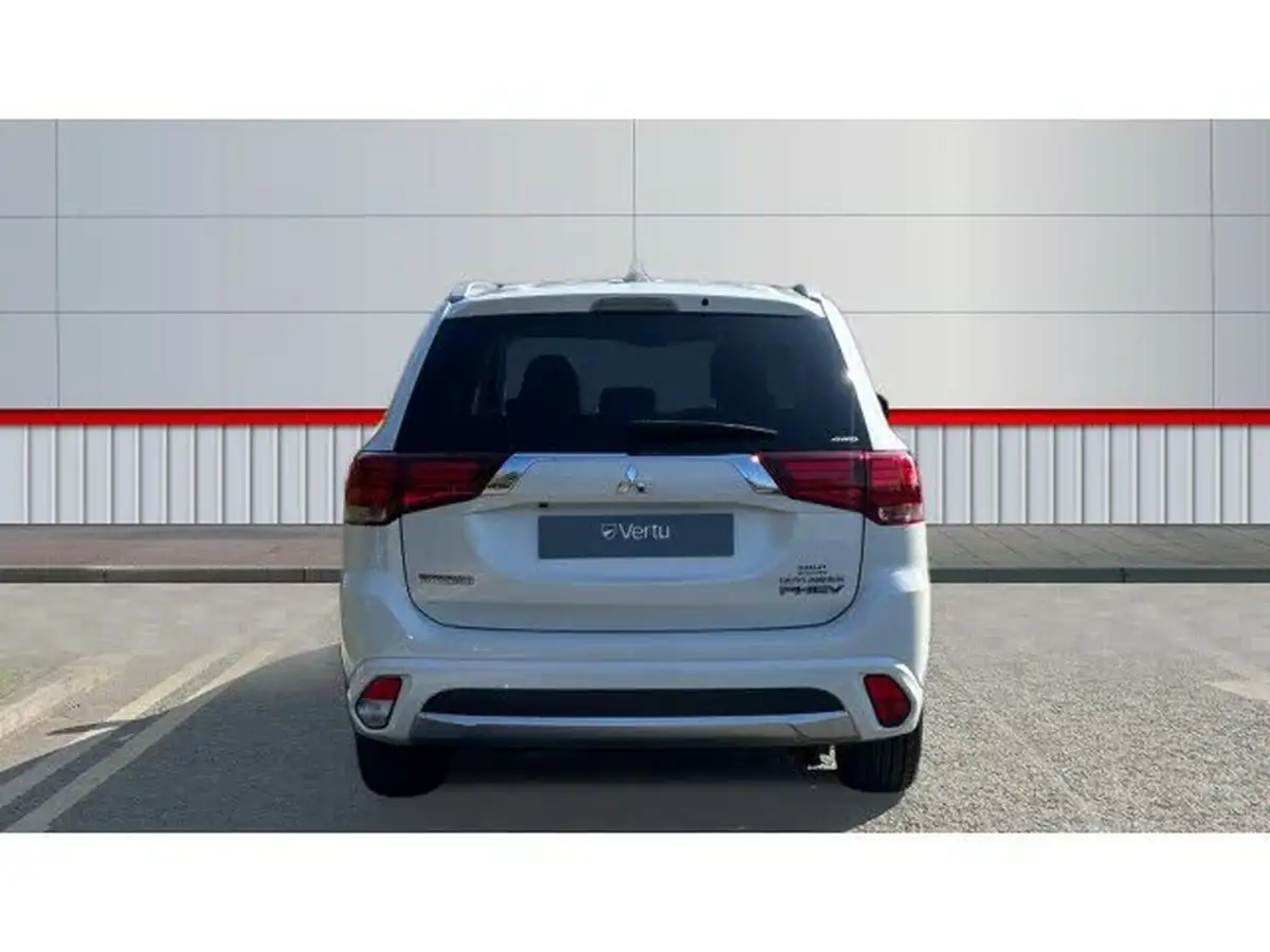 2015-mitsubishi-outlander-20-gx4h-phev-big-5