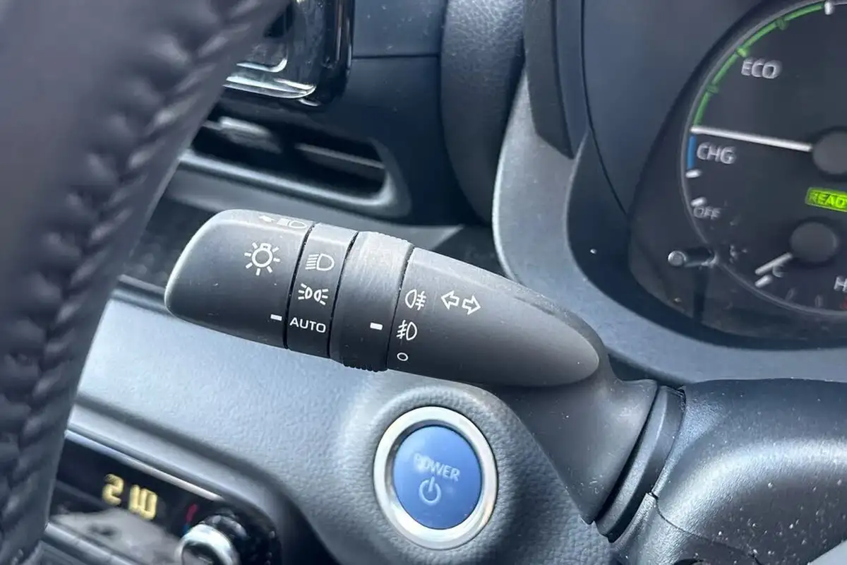 2022-mazda-mazda2-15-agile-big-28