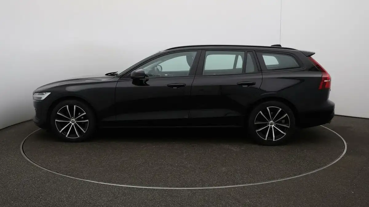 2021-volvo-v60-20-b3-momentum-160bhp-big-56