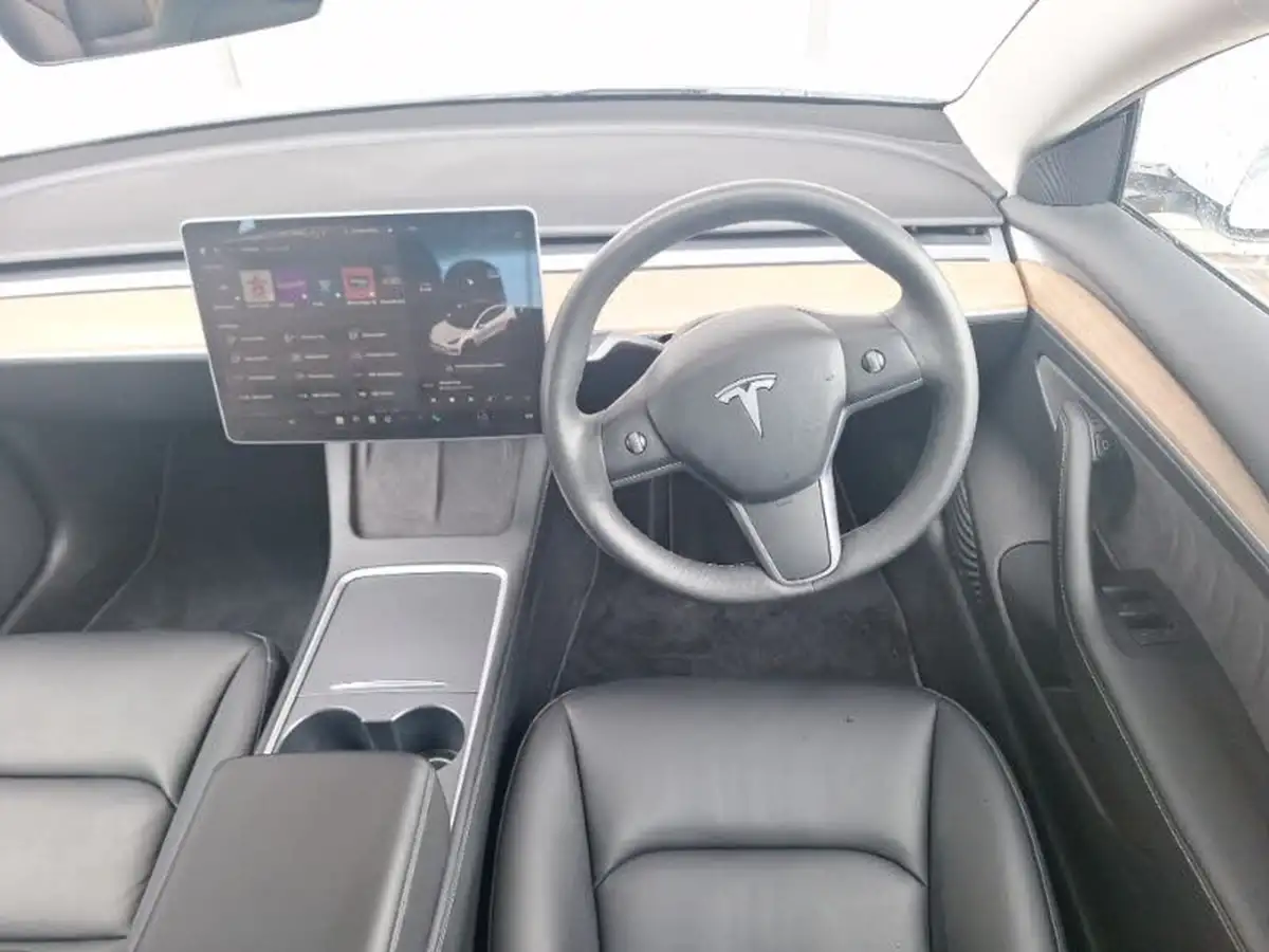 2021-tesla-model-3-e-long-range-awd-big-6