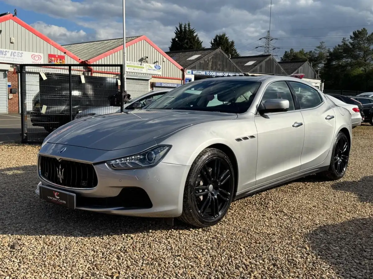 2015-maserati-ghibli-30-s-big-23