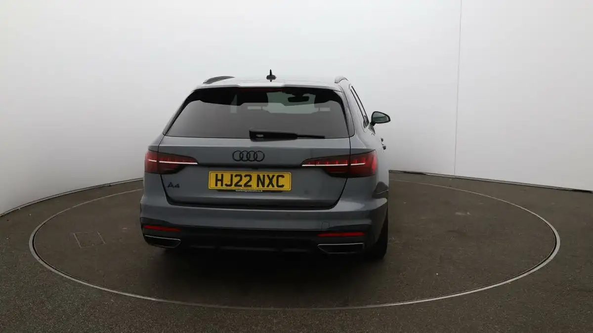 2022-audi-a4-avant-20-35-tfsi-black-edition-s-tronic-big-49