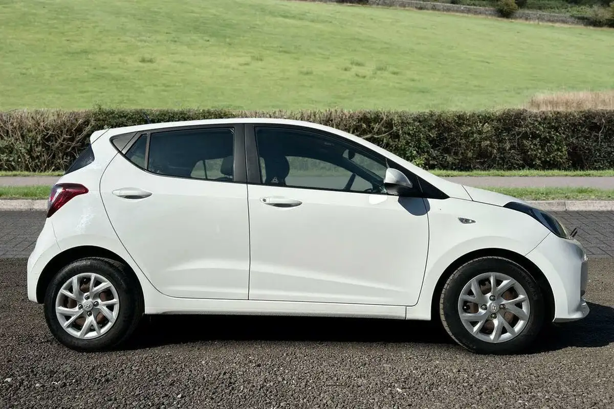 2018-hyundai-i10-10-se-67ps-big-3