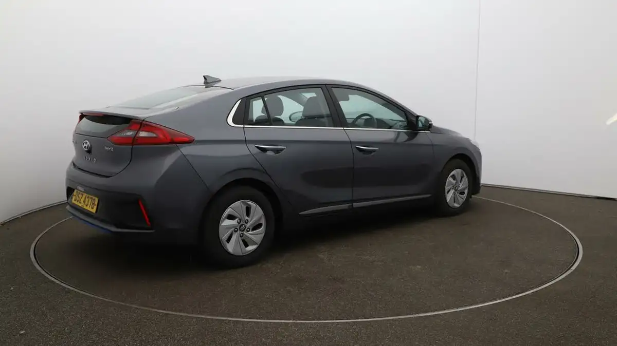 2019-hyundai-ioniq-16-gdi-premium-hybrid-big-45