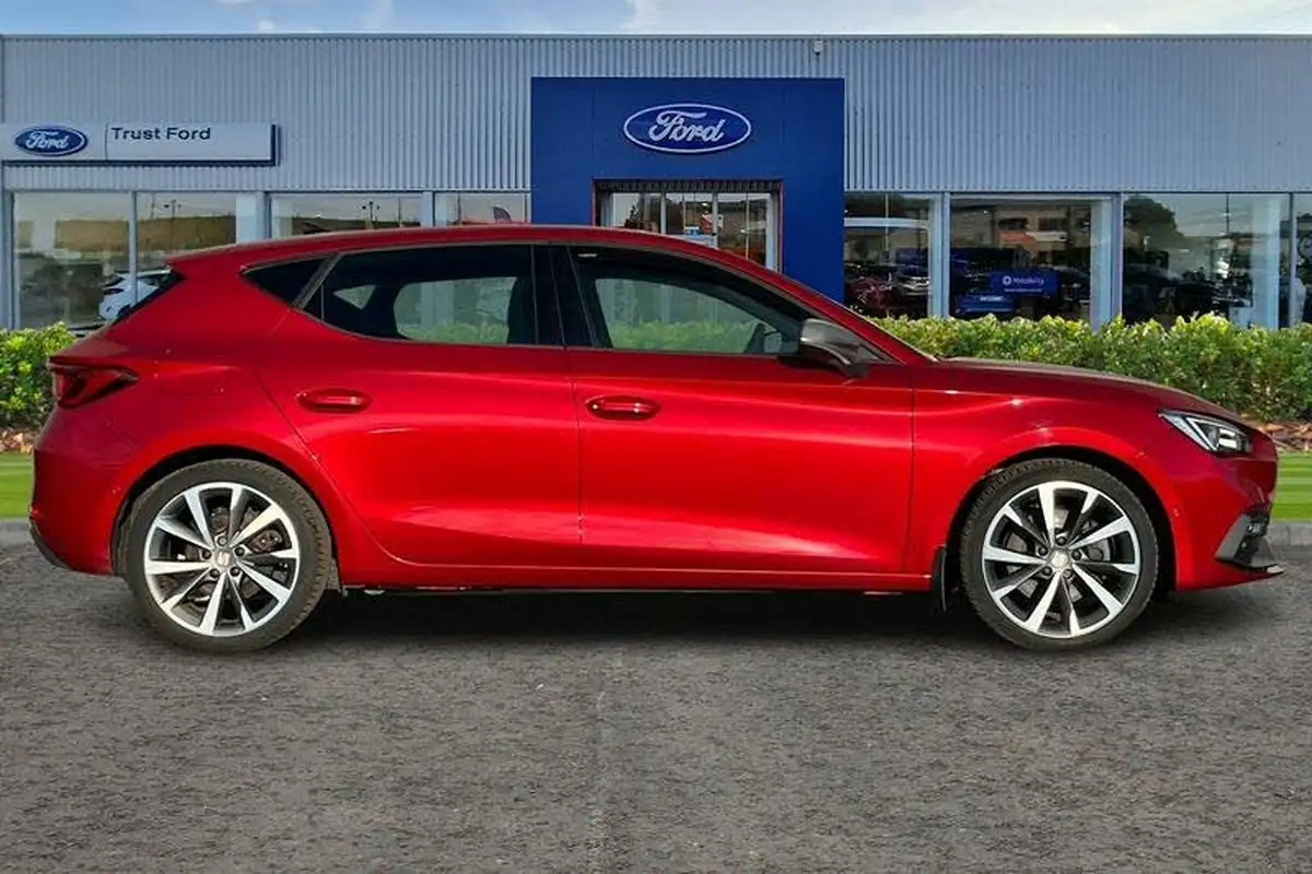 2020-seat-leon-15-etsi-fr-first-edition-hatchback-big-2