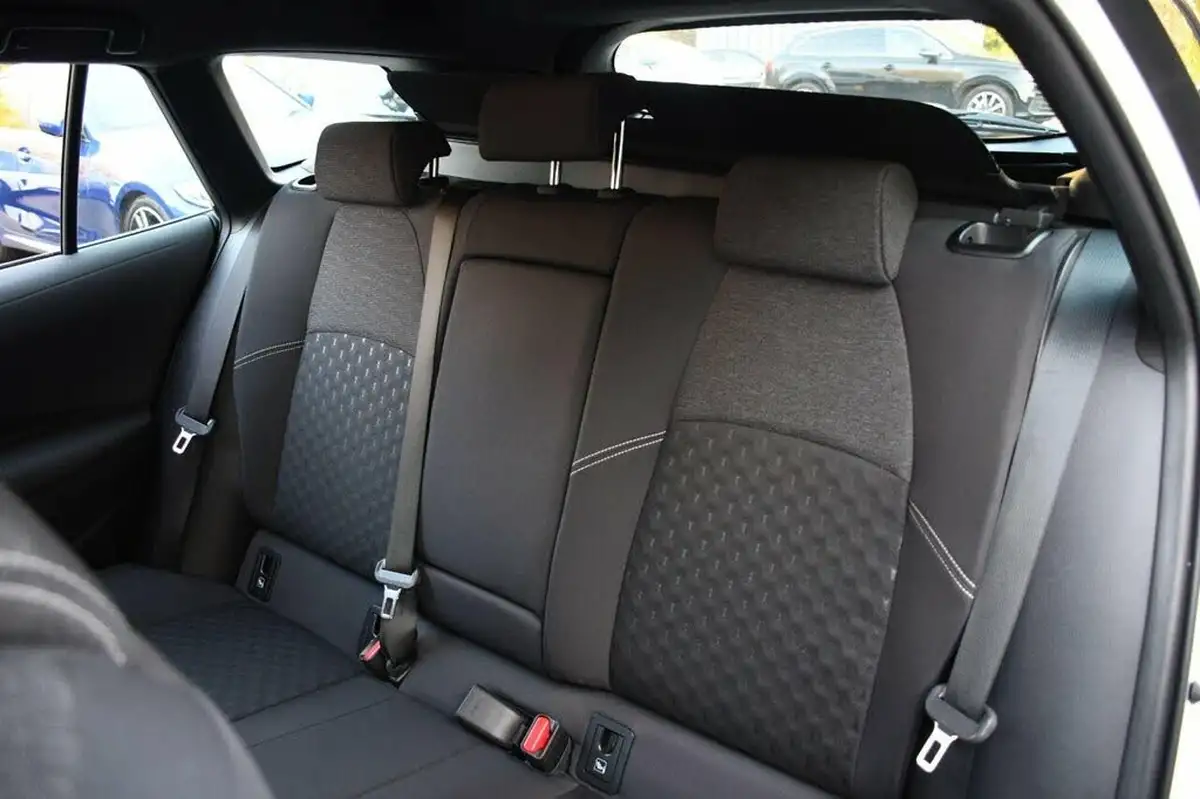 2024-toyota-corolla-18-vvt-i-icon-touring-sports-big-18